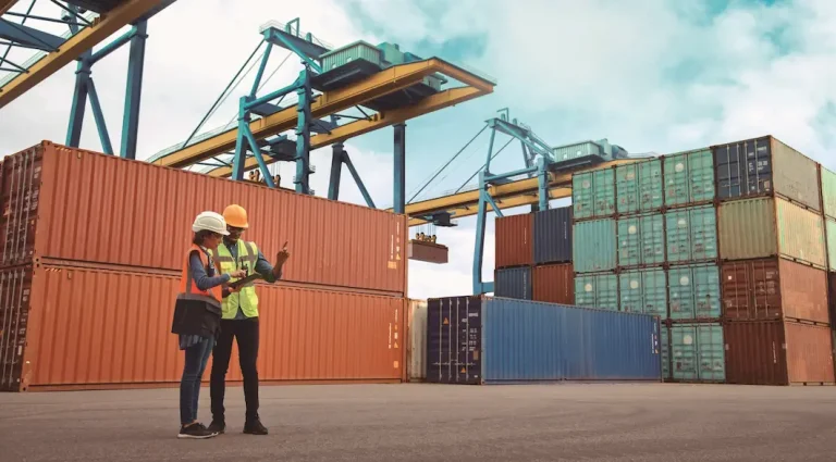 Roleo de carga en el transporte marítimo y su impacto en la logística internacional